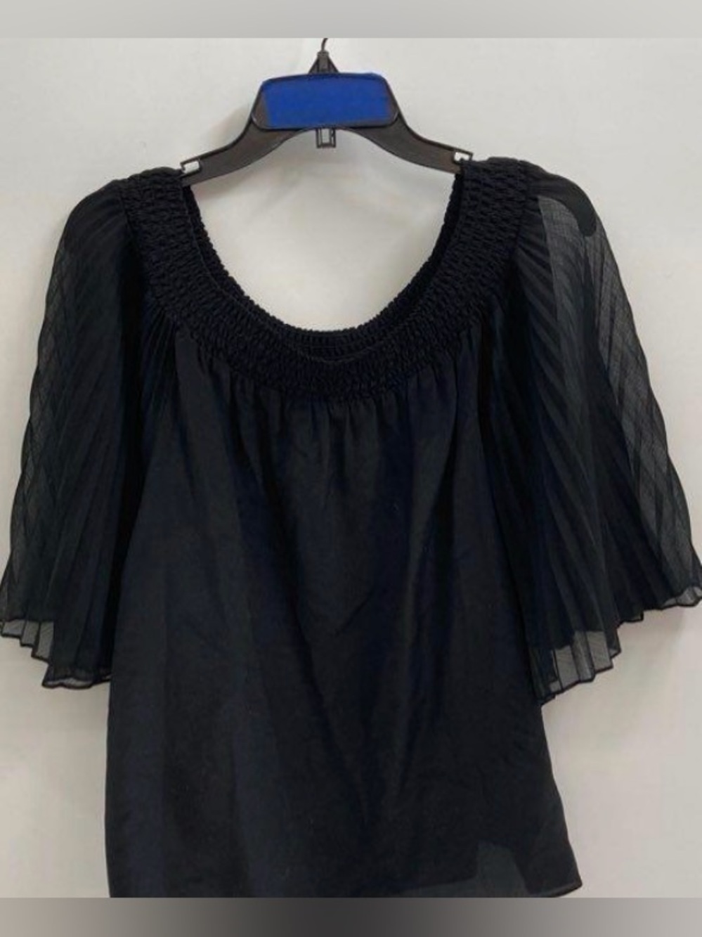 Fluttery flowy Black Blouse Women's Top Alice + Olivia in Large
